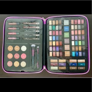 ✨Host Pick✨Ulta Beauty Glam Gift Box